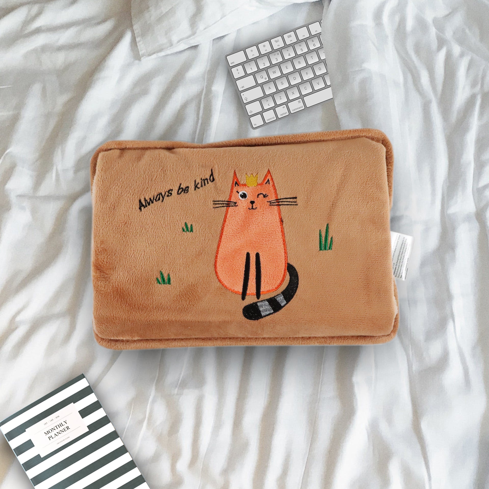 Biggdesign Cats Kind Cat elektrische Wärmflasche mit weichem Plüschbezug und freundlichem Katzendesign, ideal für Wärme und Komfort.